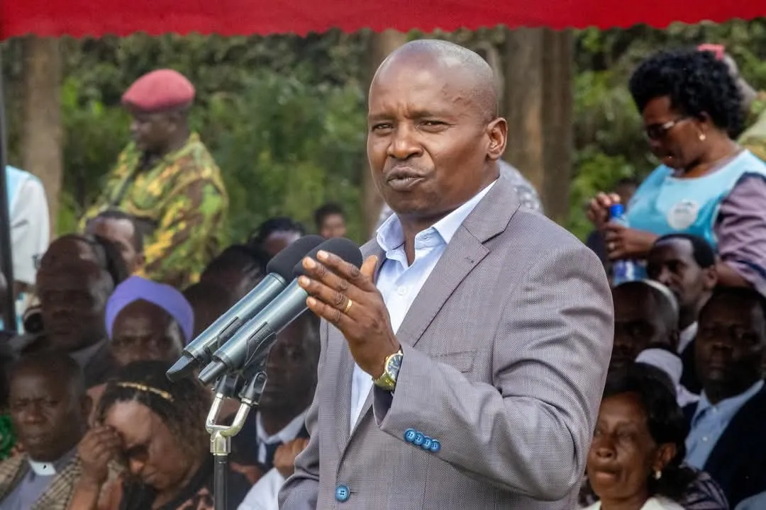 Deputy President Kithure Kindiki joined mourners and residents of Arimi in Elburgon, Molo Constituency on Thursday May 15, 2015 to bid farewell to 6 of the 12 people who perished after grisly road accident. Photo/Courtesy.